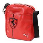 PUMA Ferrari ポータブルバッグ　レッド
