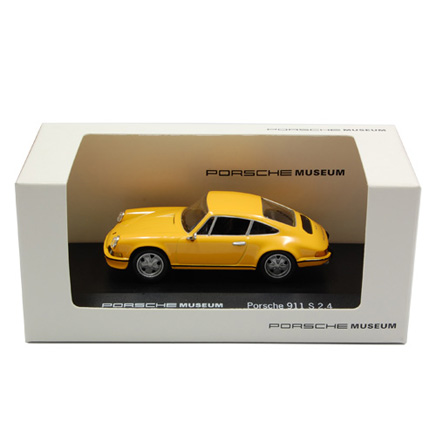1/43モデルカー ポルシェ911S2.4