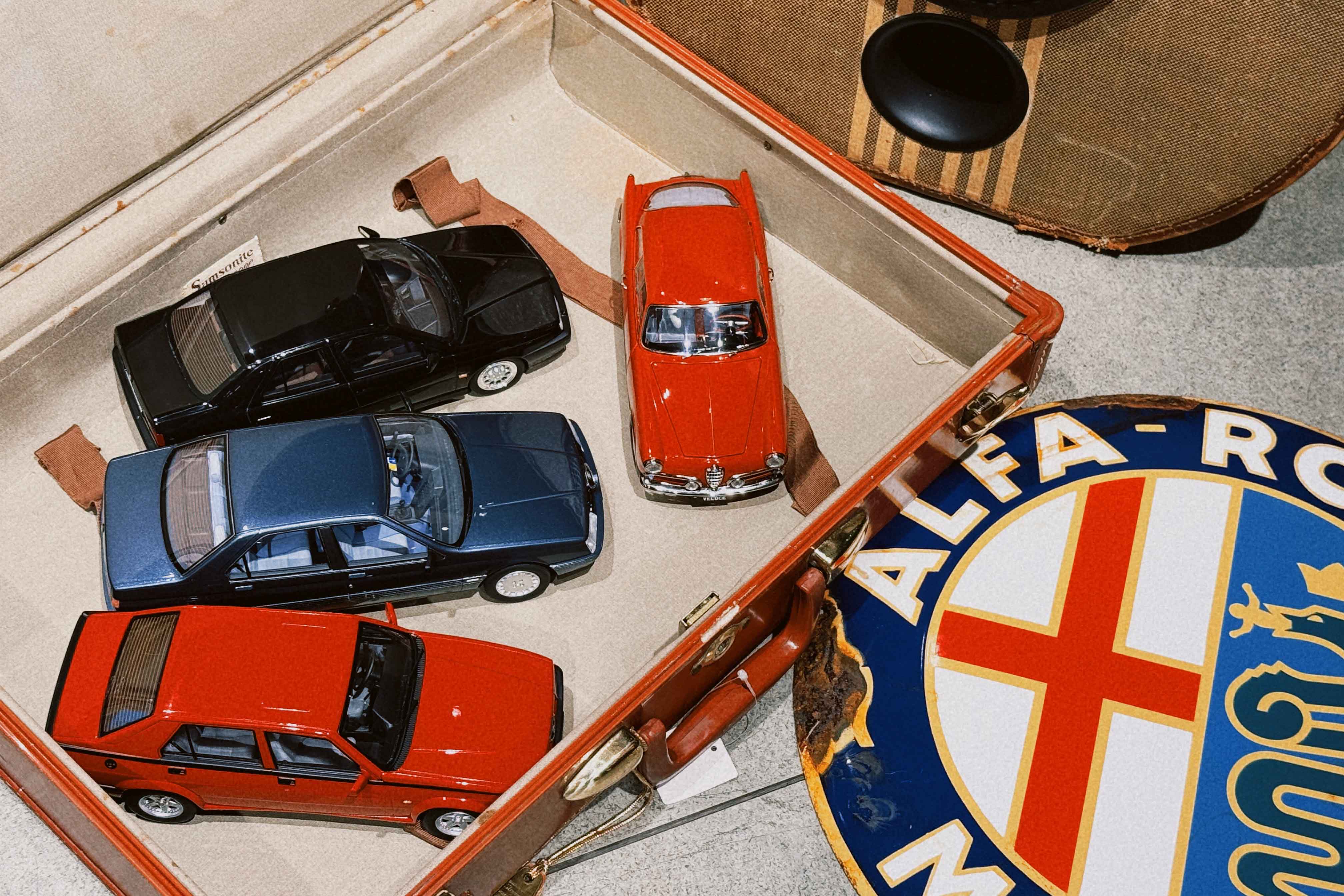 Alfa Romeo 1/18モデルカー & 各種アッシュトレイ が入荷しました