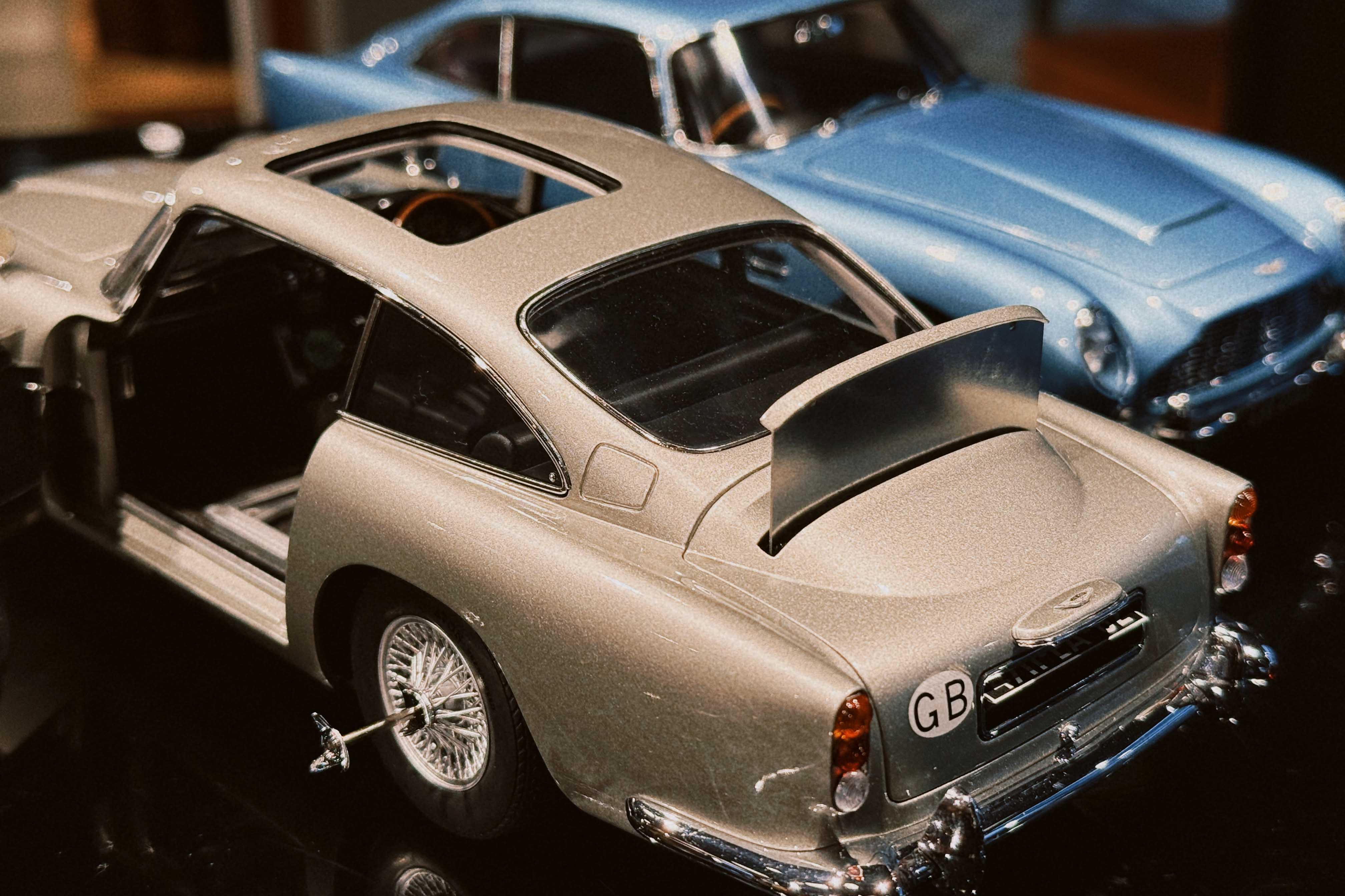 モデルカーケース&モデルカーが新入荷しました