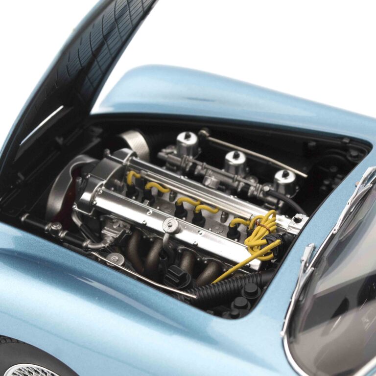 1/18 ASTON MARTIN DB5 ライトブルー・パールイメージ4