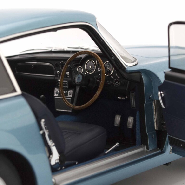 1/18 ASTON MARTIN DB5 ライトブルー・パールイメージ6