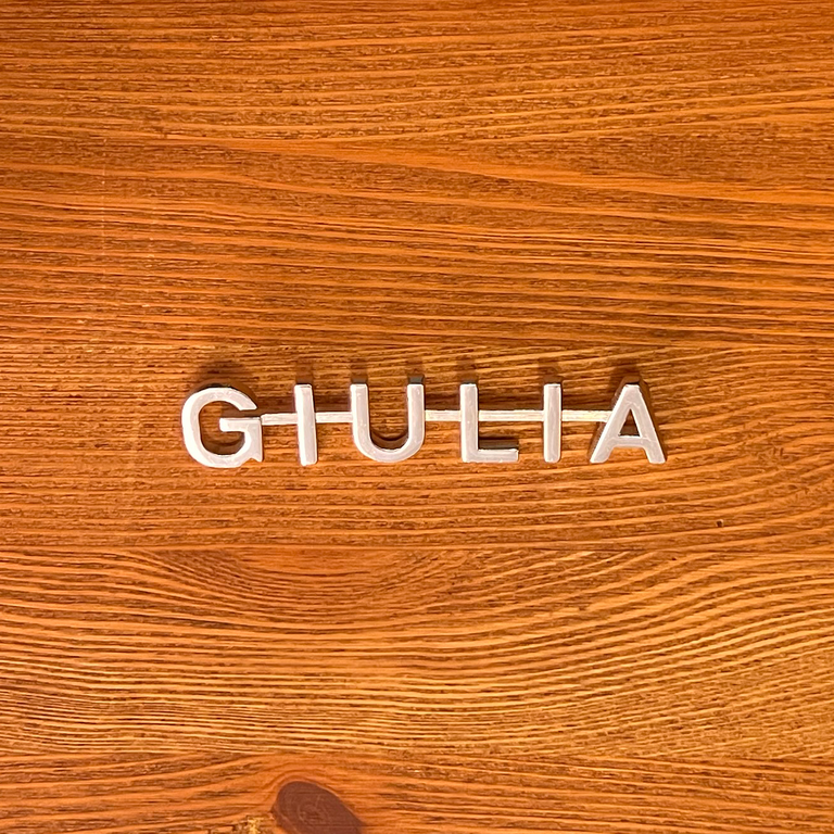 GIULIA エンブレムイメージ0