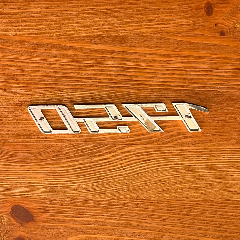 ALFA ROMEO GIULIA 1750 エンブレムイメージ1