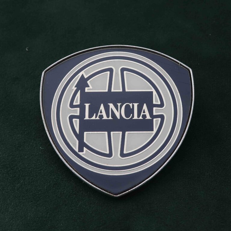 Lancia ｴﾝﾌﾞﾚﾑ ﾓﾝﾃｶﾙﾛ⽤ﾘｱイメージ0