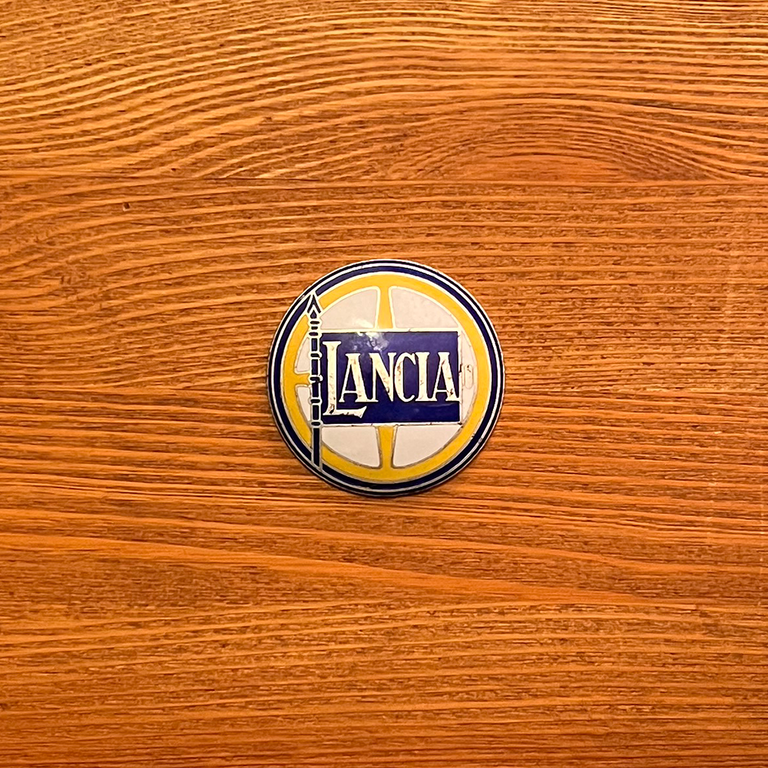 LANCIA エンブレムイメージ0