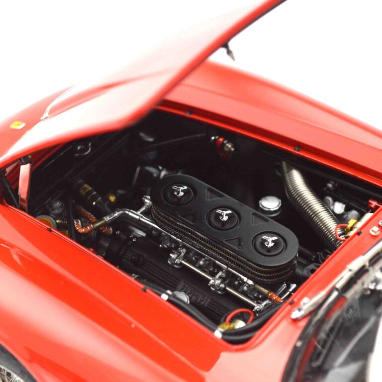 CMC 1/18 Ferrari 250 CALIFORNIAイメージ8