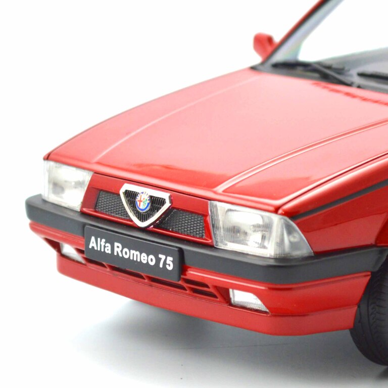 1/18 Alfa Romeo 75イメージ6