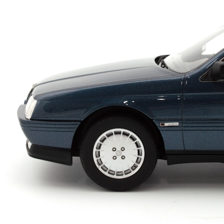 1/18 Alfa Romeo 164 2.0L Twin Spark 1987イメージ5