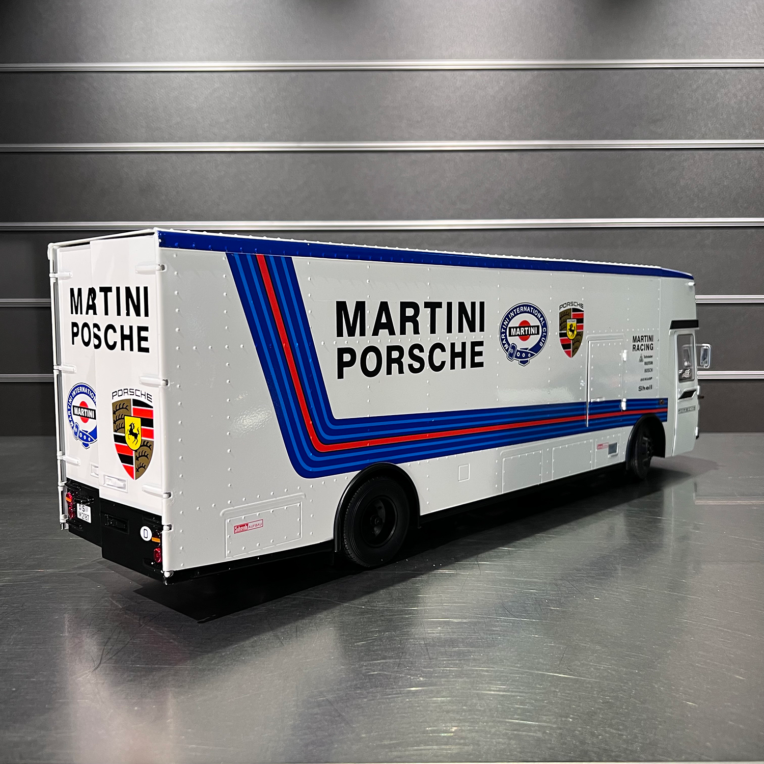 1/18 Martini Racing Porsche トランスポーター 1968イメージ1