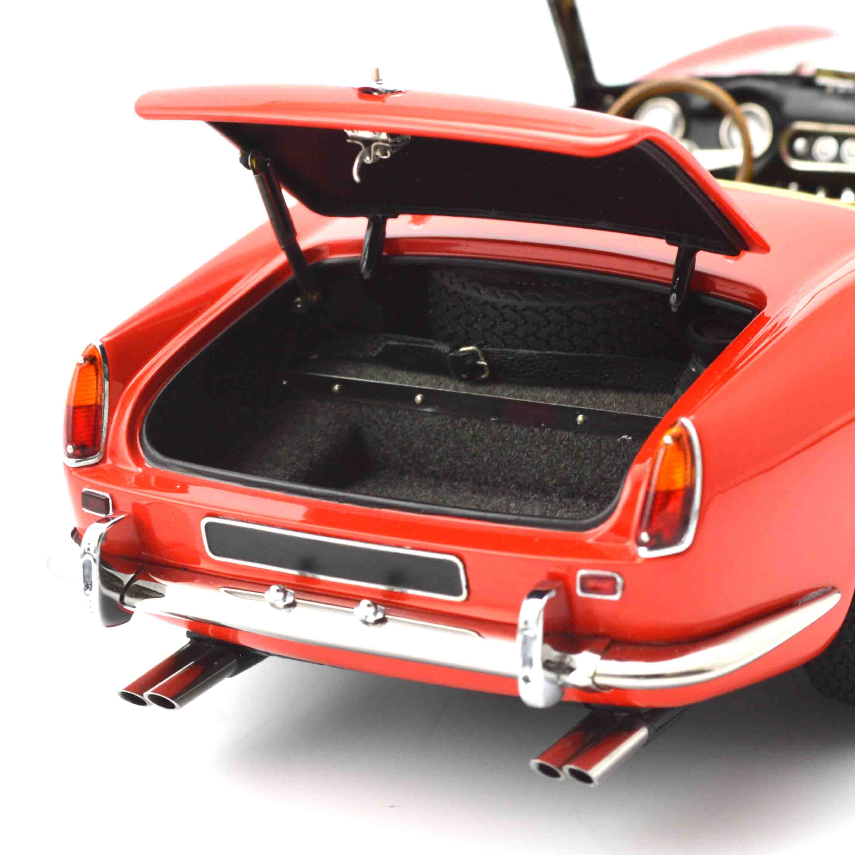 CMC 1/18 Ferrari 250 CALIFORNIAイメージ7