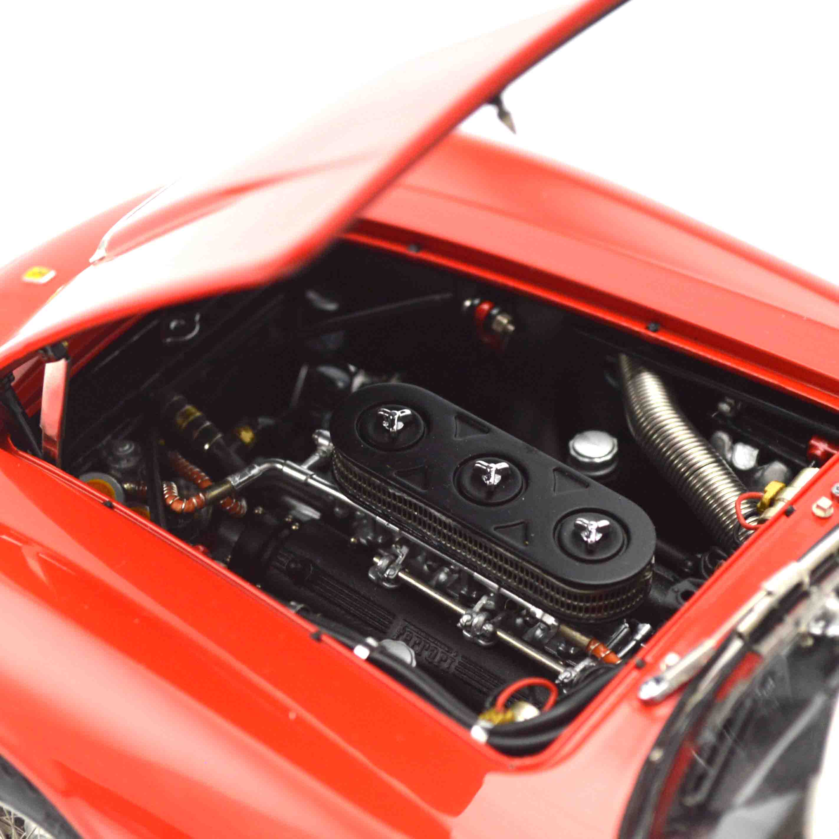 CMC 1/18 Ferrari 250 CALIFORNIAイメージ8